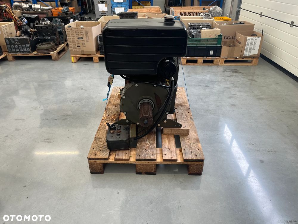 SILNIK HATZ 4M40L 12500netto - 2