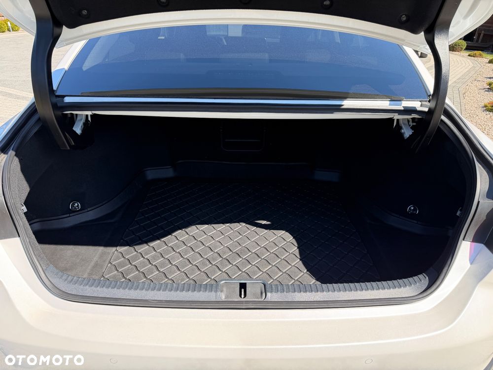 Lexus ES 300h Business Line - 37