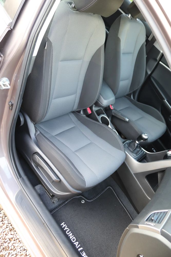 Hyundai i30 blue Kombi 1.6 GDi YES Gold - 33