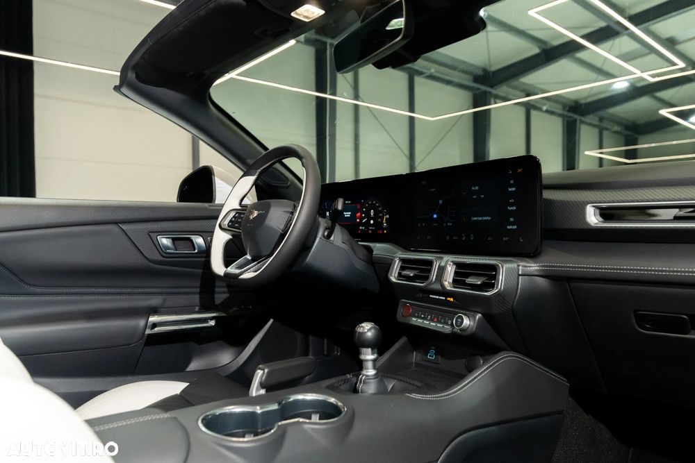 Ford Mustang - 37