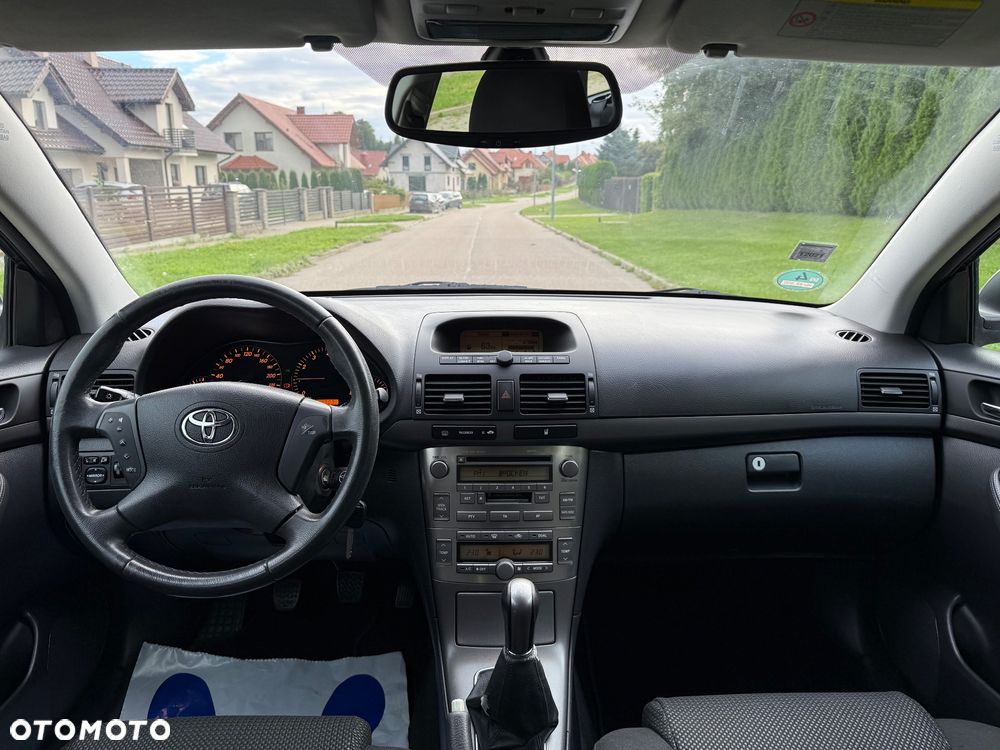Toyota Avensis - 5
