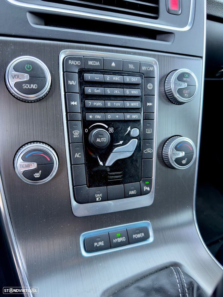 Volvo V60 D6 Plug-In-Hybrid AWD Geartronic Summum - 11
