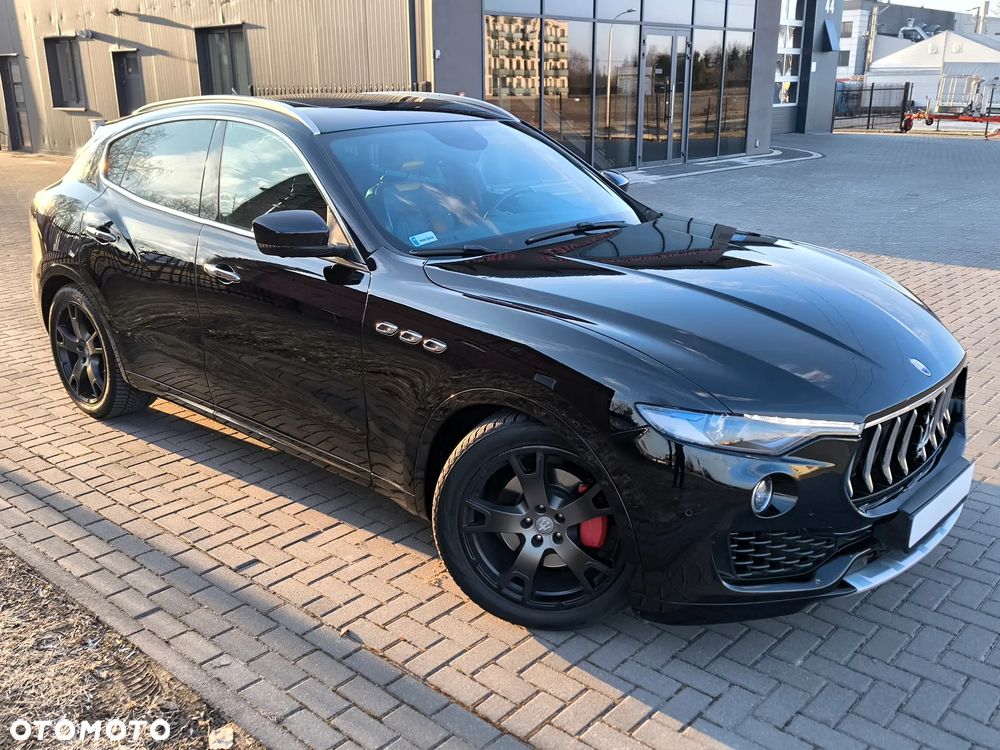 Maserati Levante Q4 Executive - 5