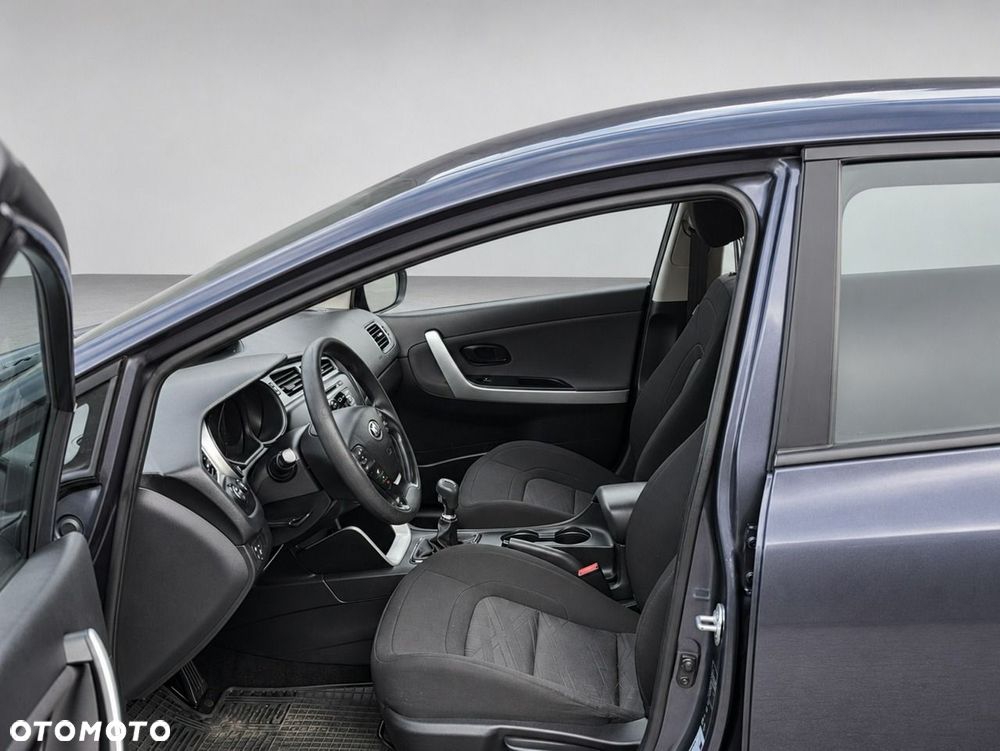 Kia Ceed - 8