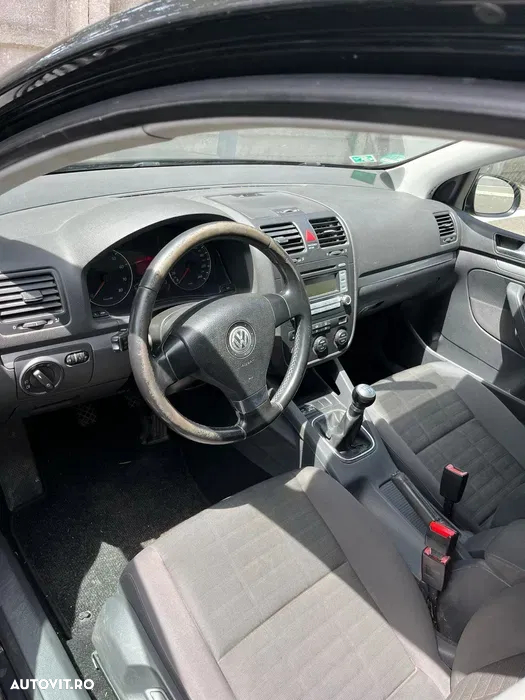 Volkswagen Golf 1.6 Trendline - 4