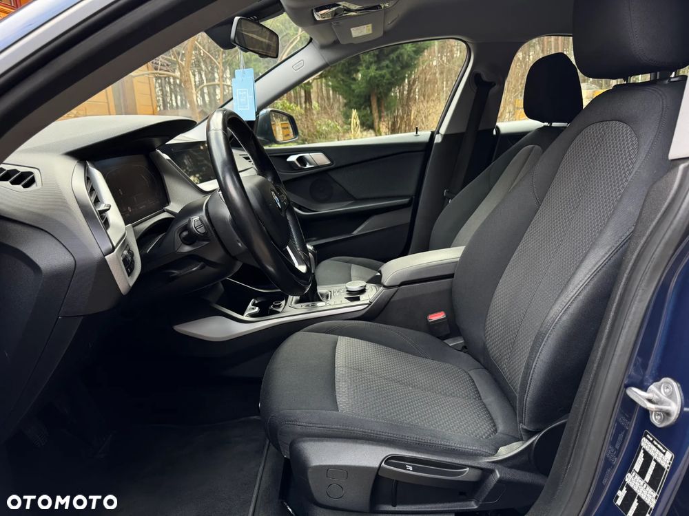 BMW Seria 2 218i - 13