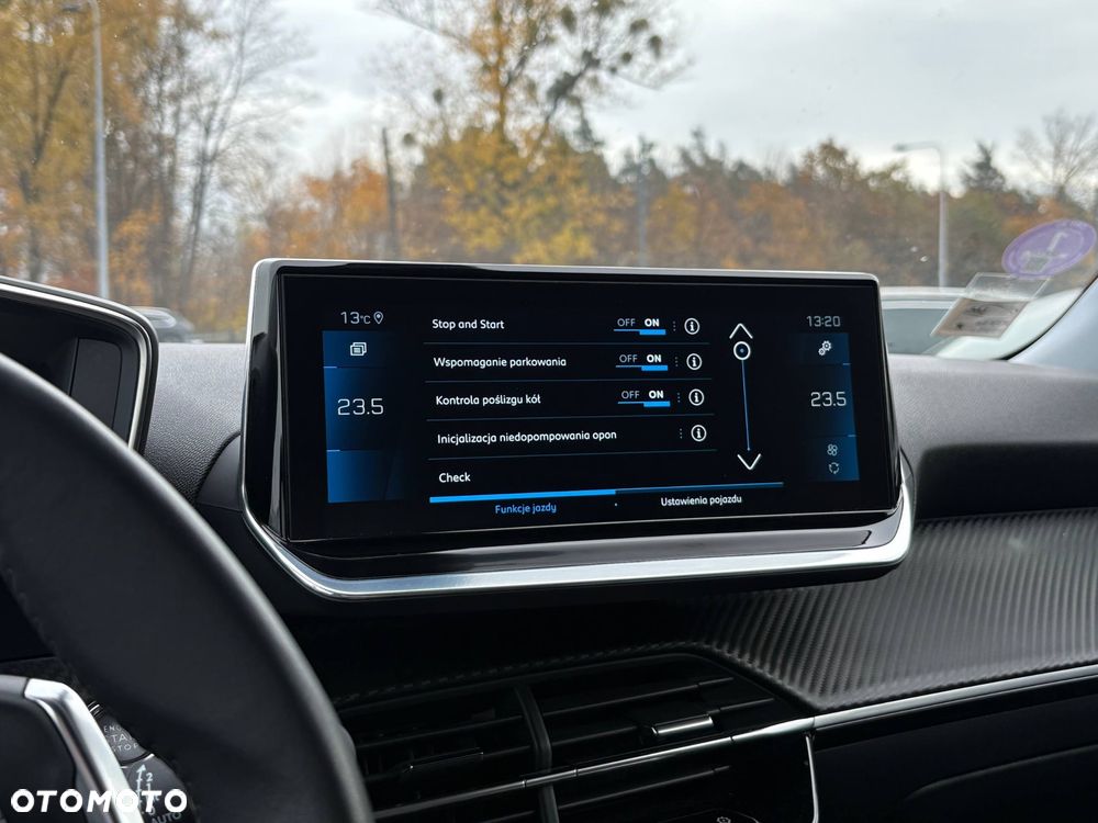 Peugeot 2008 1.2 PureTech Allure S&S EAT8 - 27