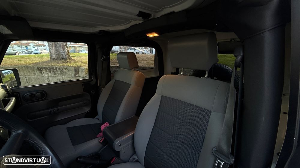 Jeep Wrangler 2.8 CRD ATX Sport - 10