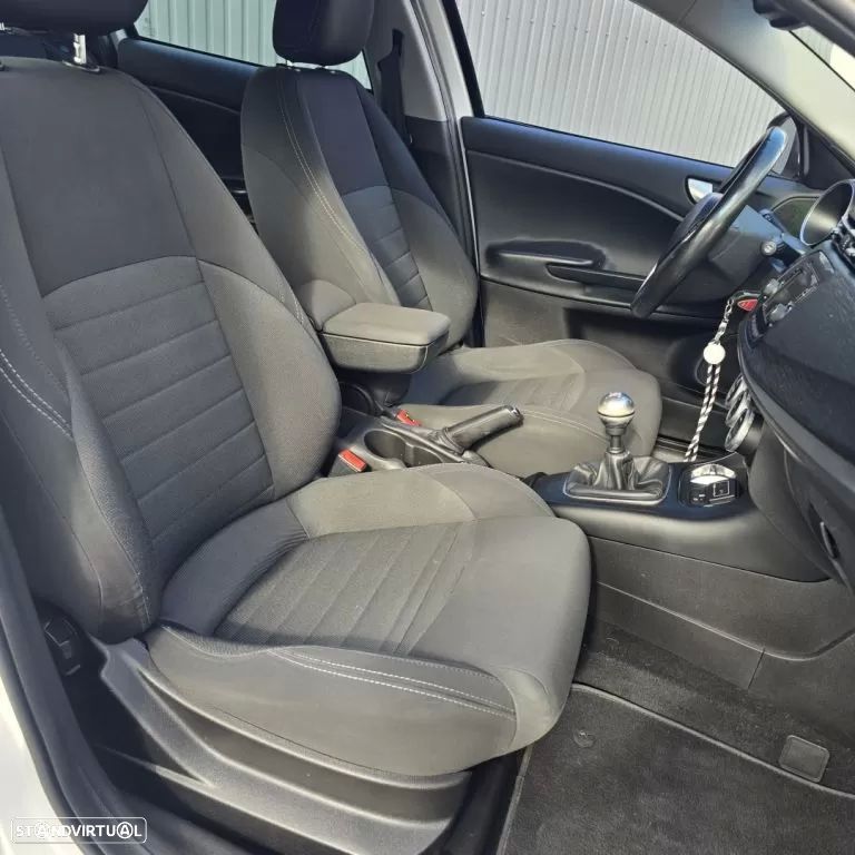 Alfa Romeo Giulietta 1.6 JTDM Sport - 21