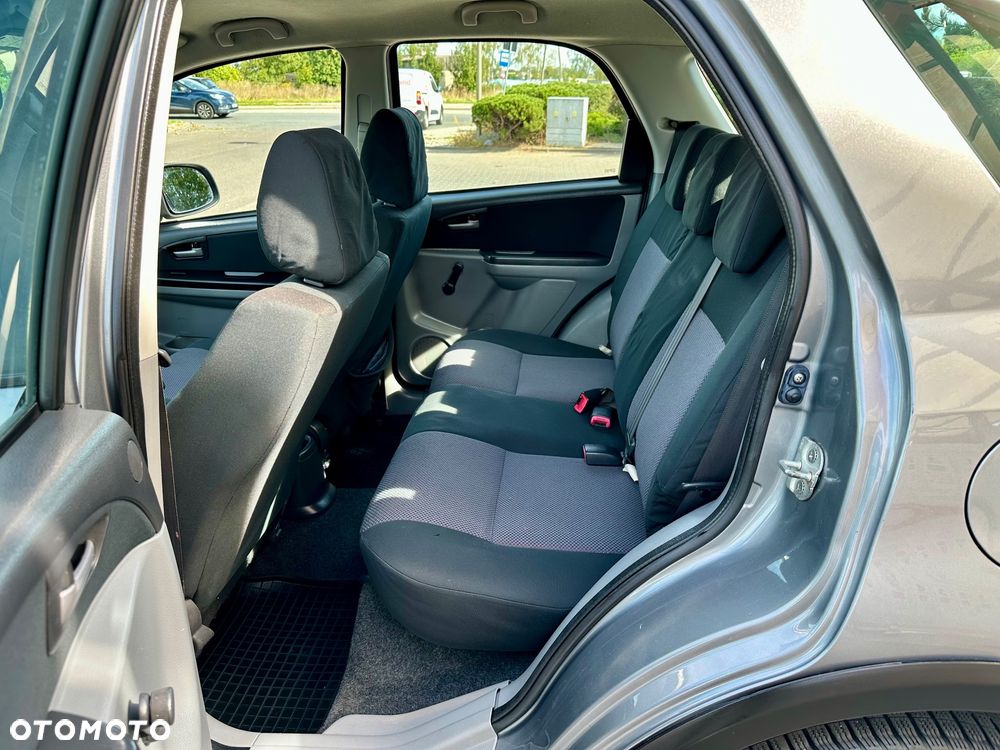 Suzuki SX4 1.6 DDiS Comfort - 11