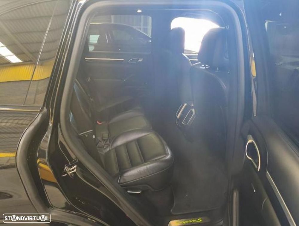 Porsche Cayenne S - 5