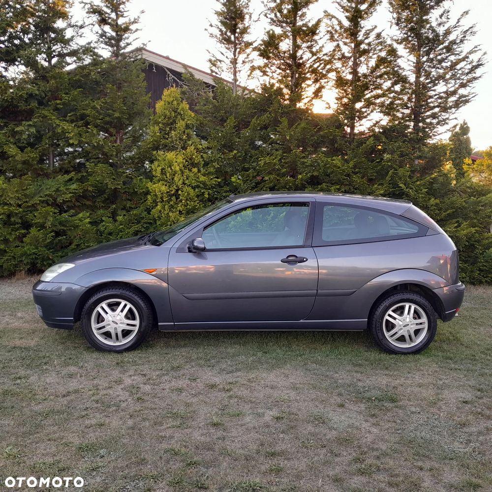 Ford Focus 1.4 Ambiente - 2