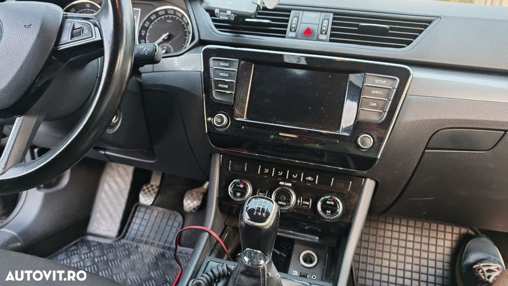 Skoda Superb 2.0 TDI Ambition - 11