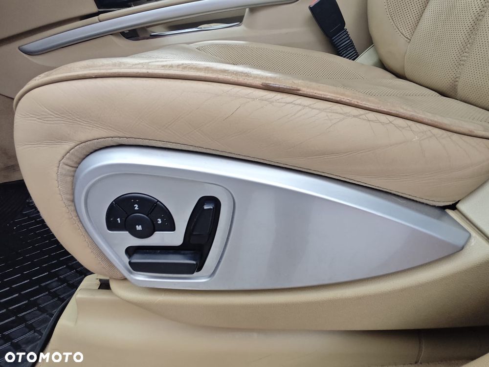 Mercedes-Benz GL 500 4Matic 7G-TRONIC - 23