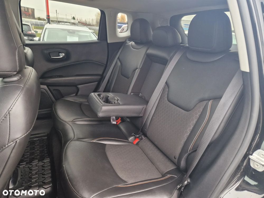 Jeep Compass - 27