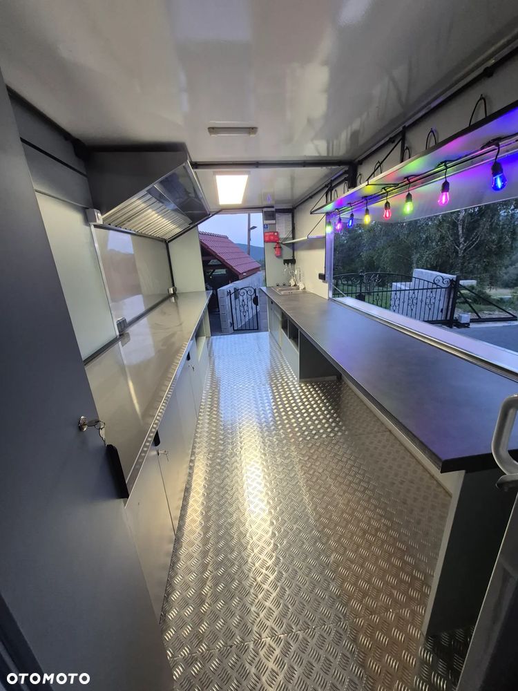 Mercedes-Benz Sprinter - 4