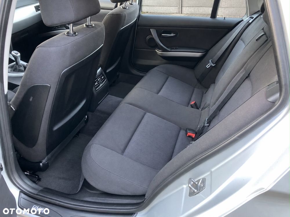 BMW Seria 3 - 30