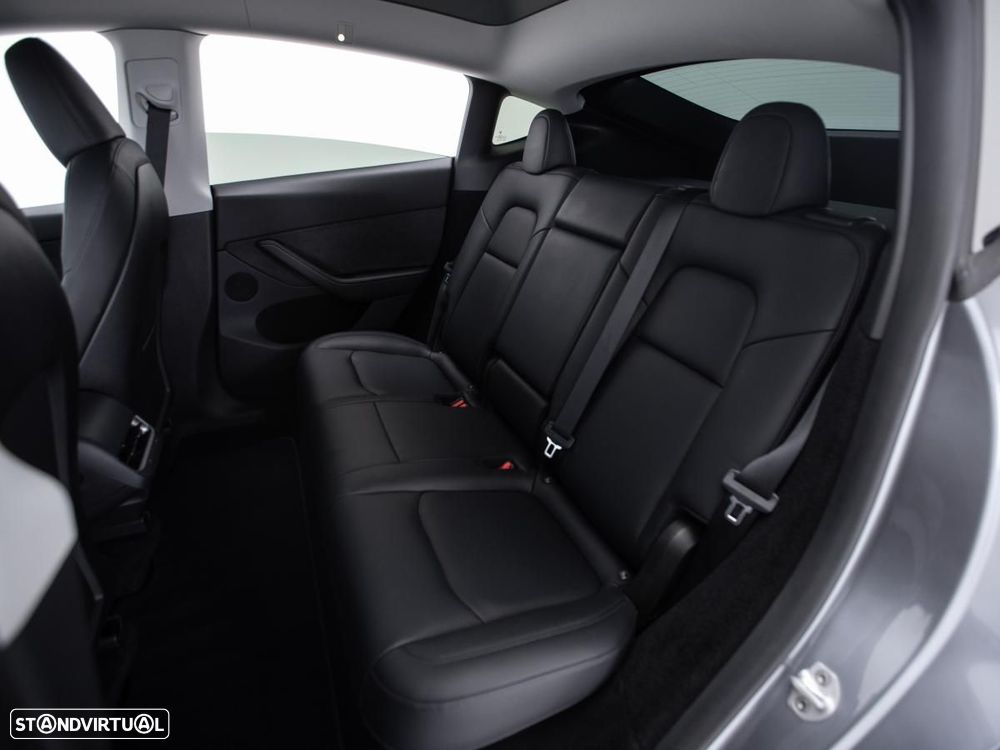 Tesla Model Y Long Range Dual Motor AWD - 12