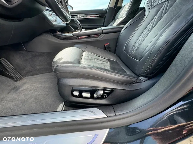 BMW Seria 7 750d xDrive - 28