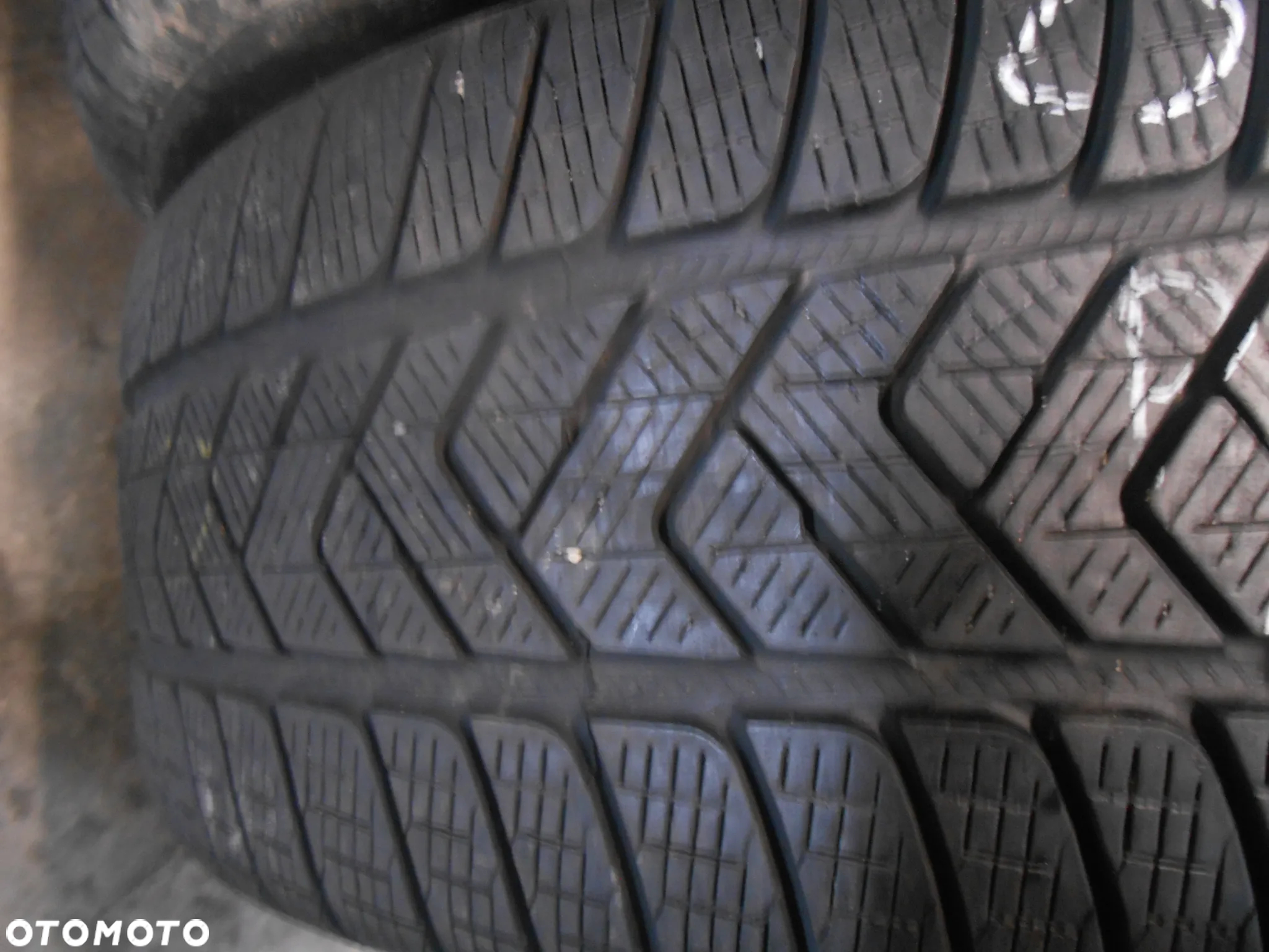 OPONY 255/45R20 PIRELLI WINTER SCORPION TM DOT 4320 6.9MM - 3