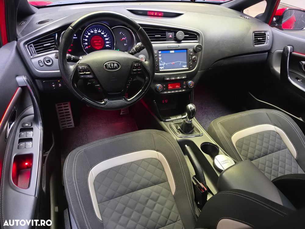 Kia Ceed 1.6 CRDi 136 ISG GT Line - 7