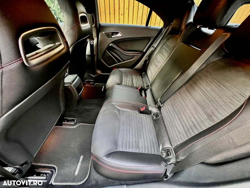 Mercedes-Benz CLA 180 AMG Line - 11