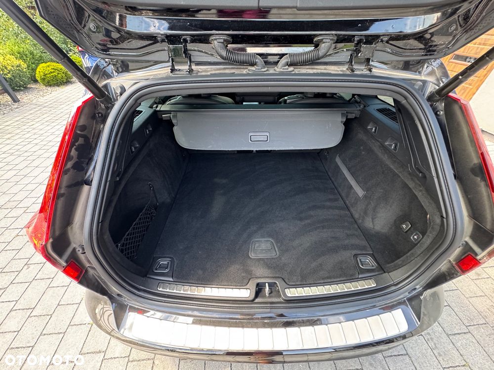 Volvo V60 D3 R-Design - 31