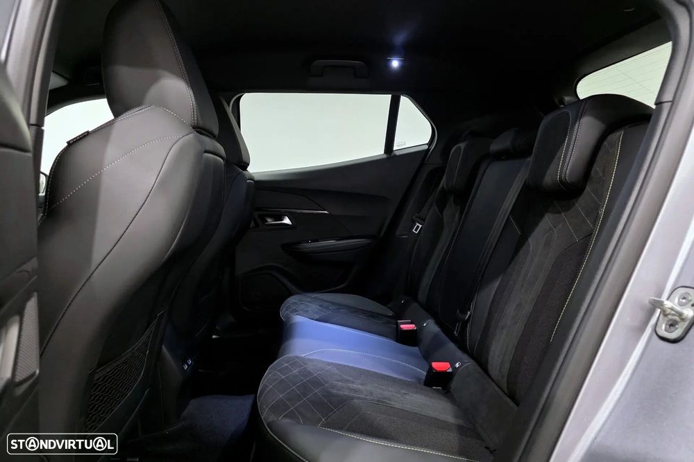 Peugeot e-2008 50 kWh GT Pack - 11