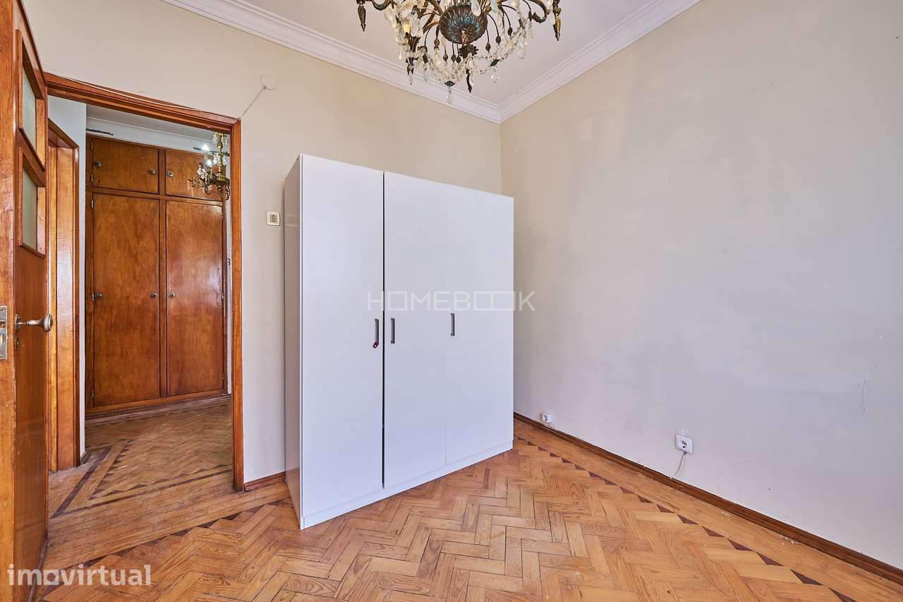 Apartamento T4 para remodelação total em Santo António da Caparica - Grande imagem: 4/27