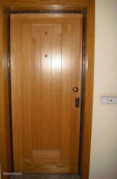 Alugo apartamento T1
