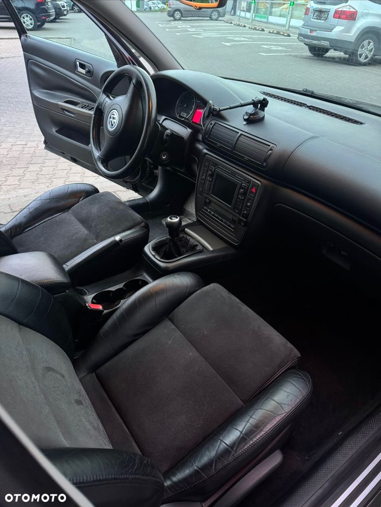 Volkswagen Passat 2.8 V6 4Mot Comfortline - 33