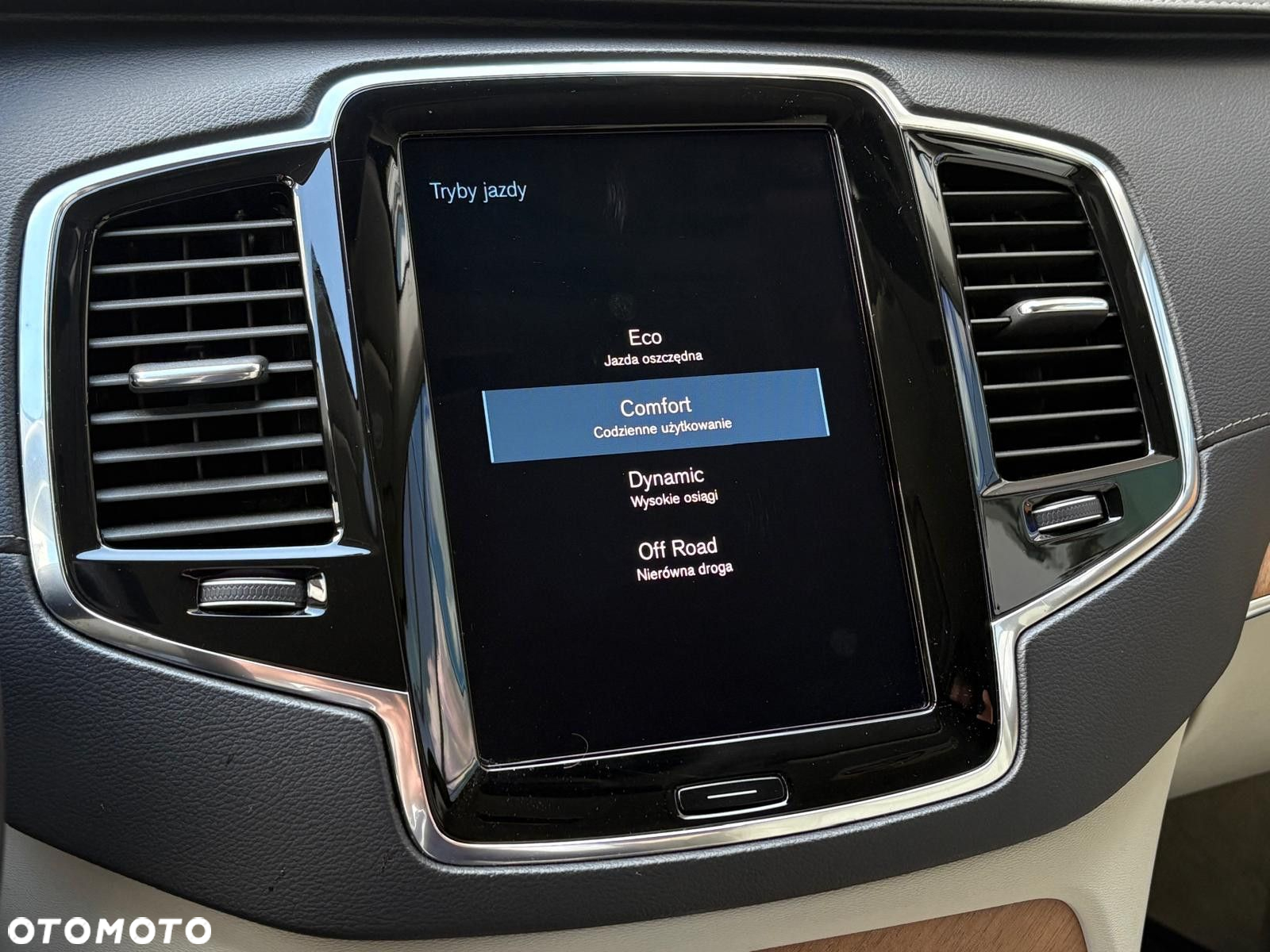 Volvo XC 90 - 25