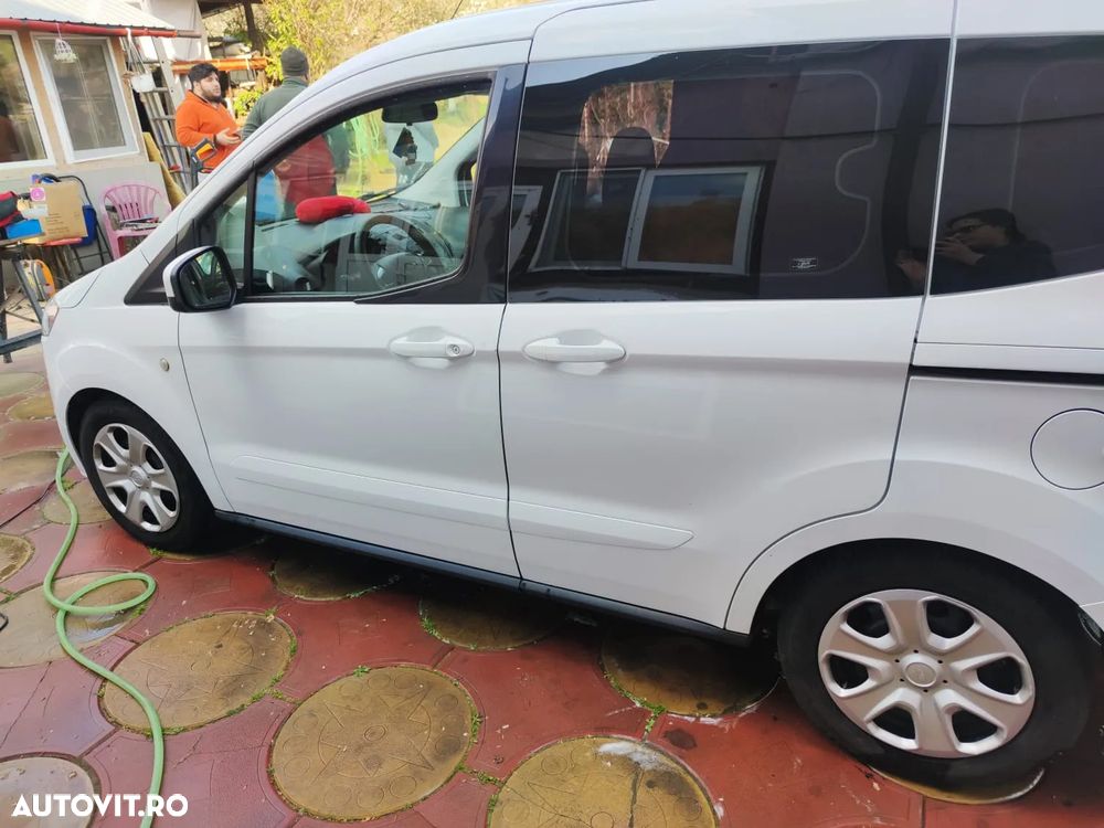 Ford Tourneo Courier - 4