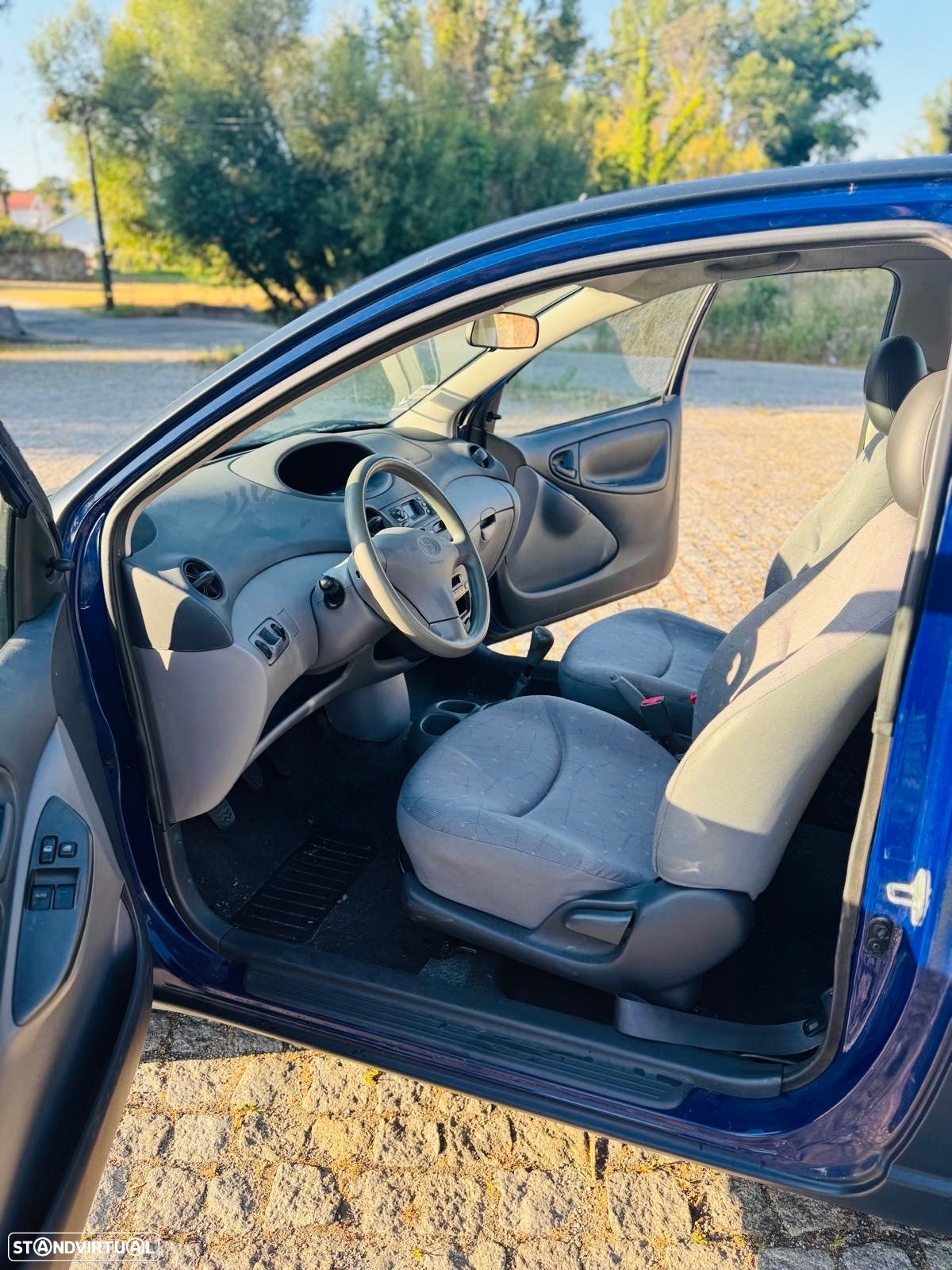 Toyota Yaris 1.0 Sol ABS+CD - 8