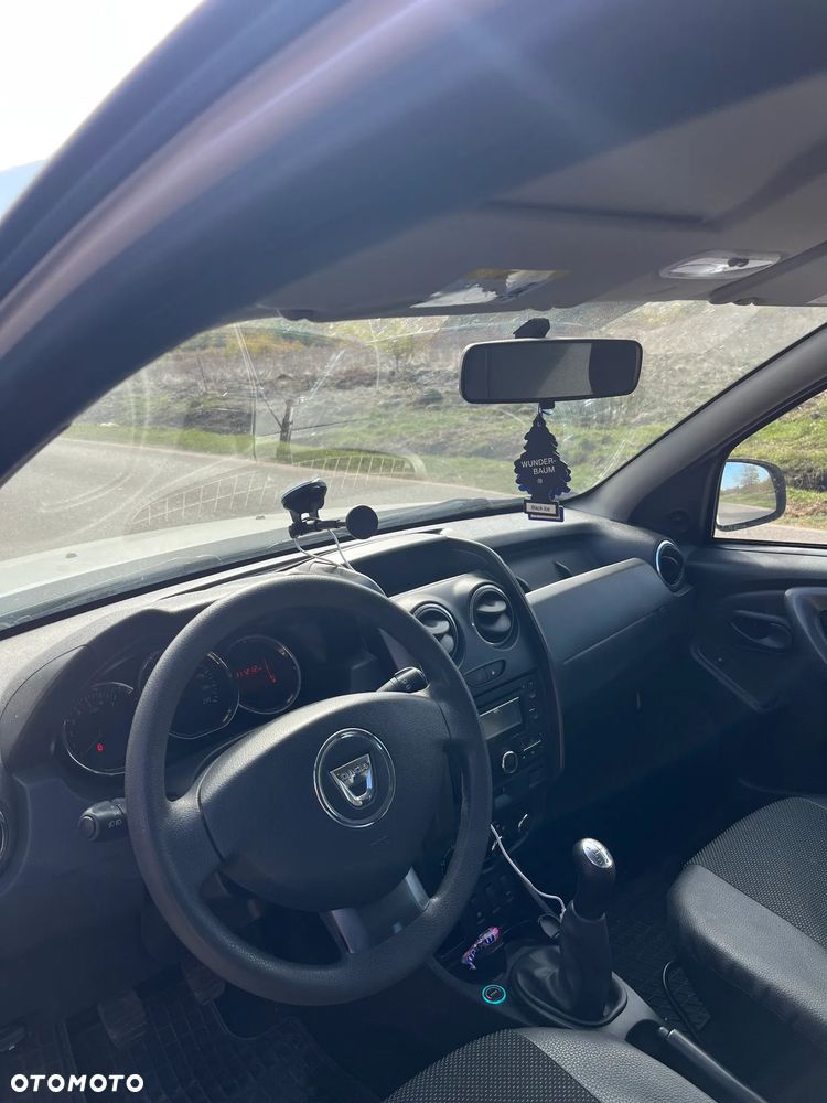 Dacia Duster 1.6 SCe Laureate S&S - 10