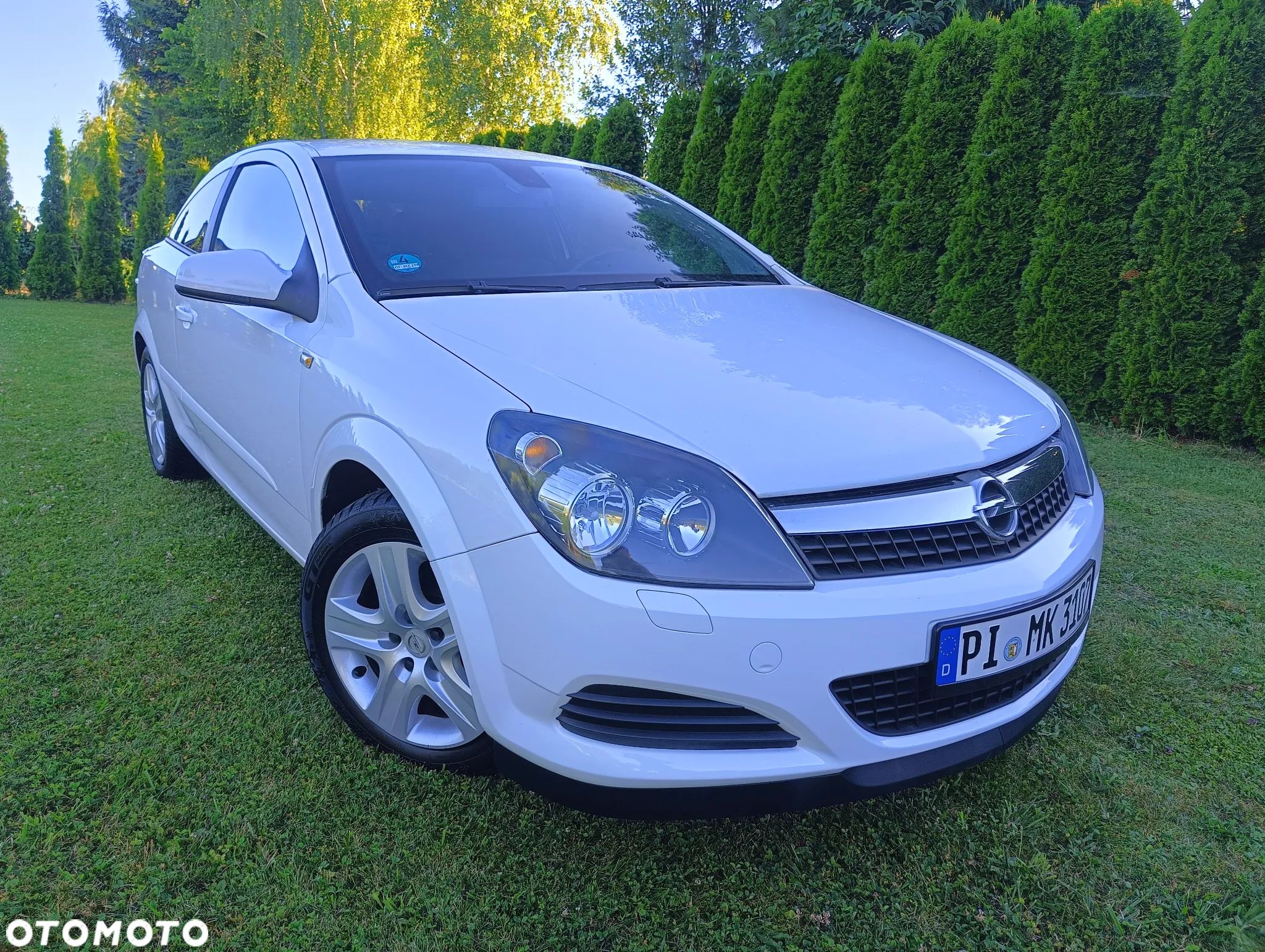 Opel Astra GTC 1.6 Easytronic Edition - 1