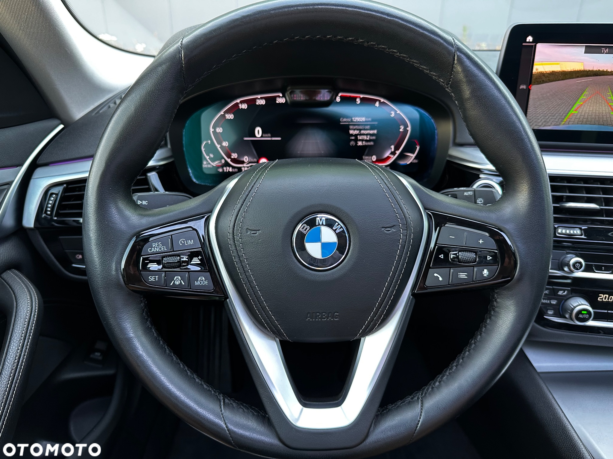BMW Seria 5 520d xDrive Touring - 13