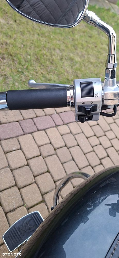 Suzuki VL 800 Volusia - 12