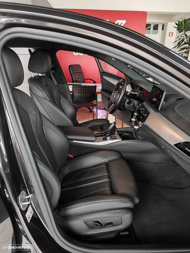 BMW 530 e Pack M - 19