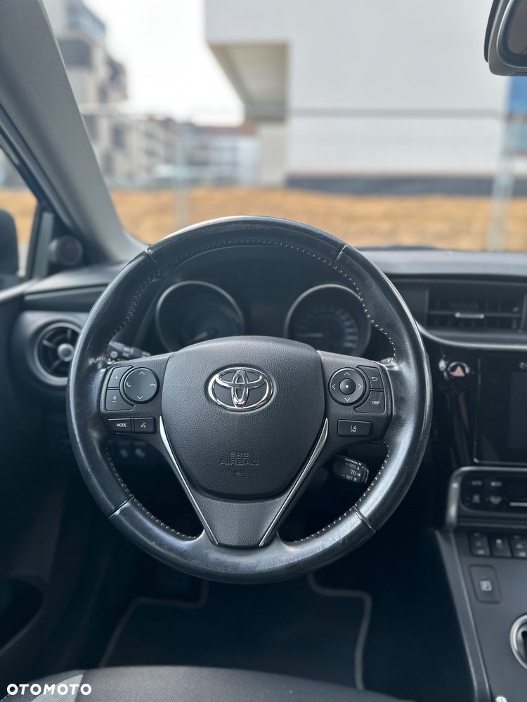 Toyota Auris Hybrid 135 Premium - 10