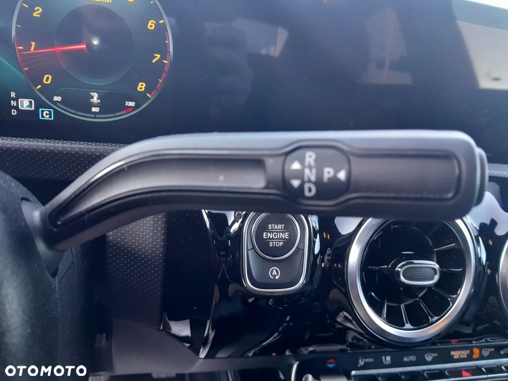 Mercedes-Benz CLA 180 Progressive 7G-DCT - 14