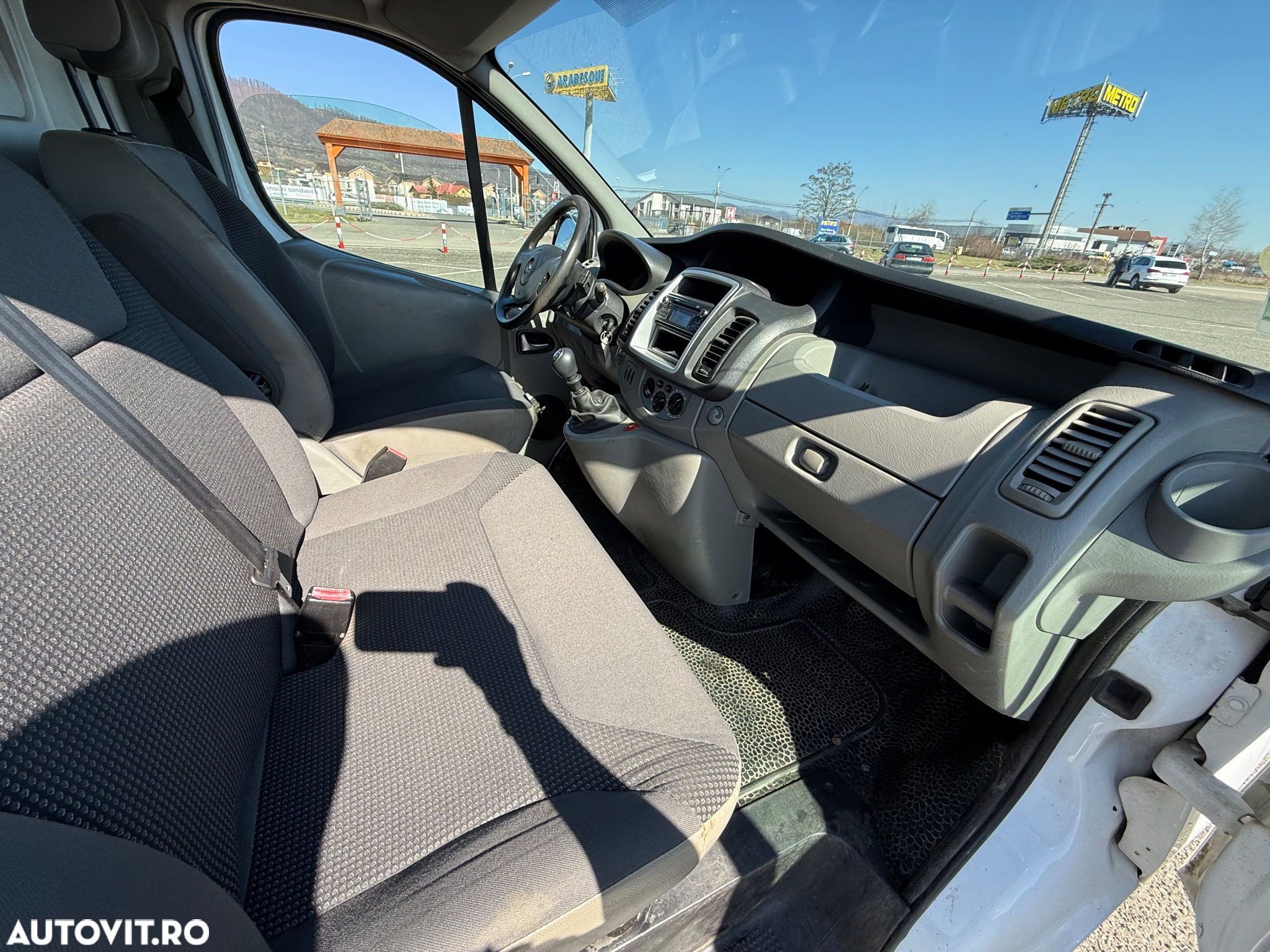 Opel Vivaro - 17