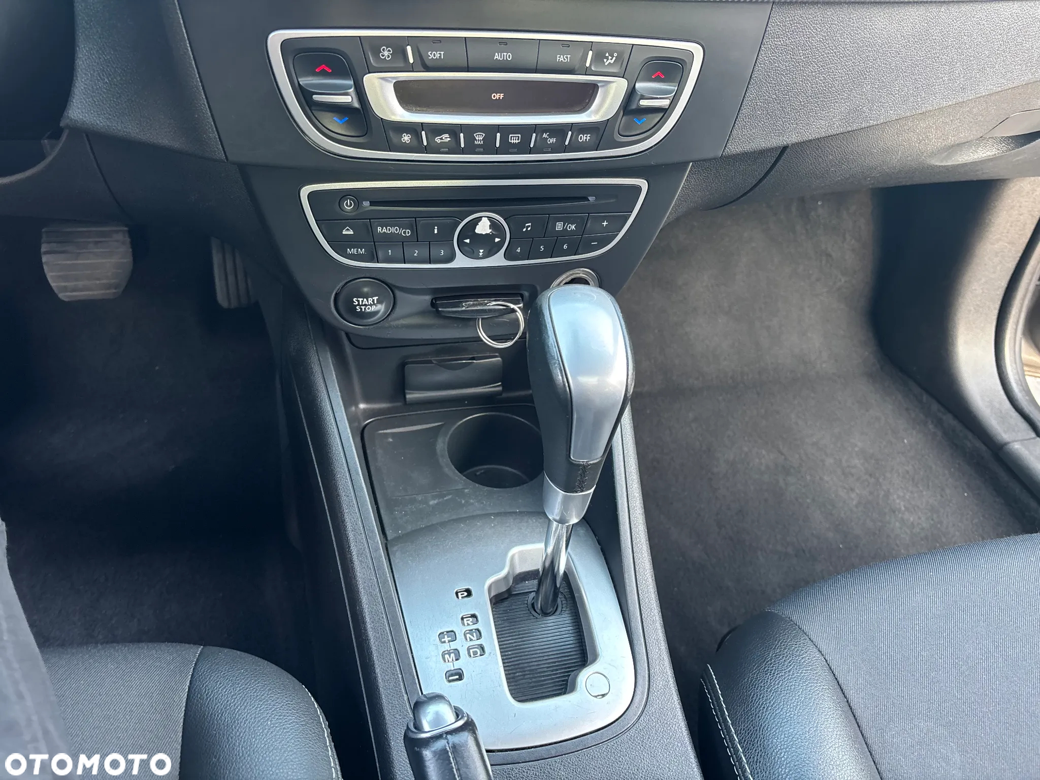 Renault Fluence 2.0 16V 140 CVT Sportway - 27