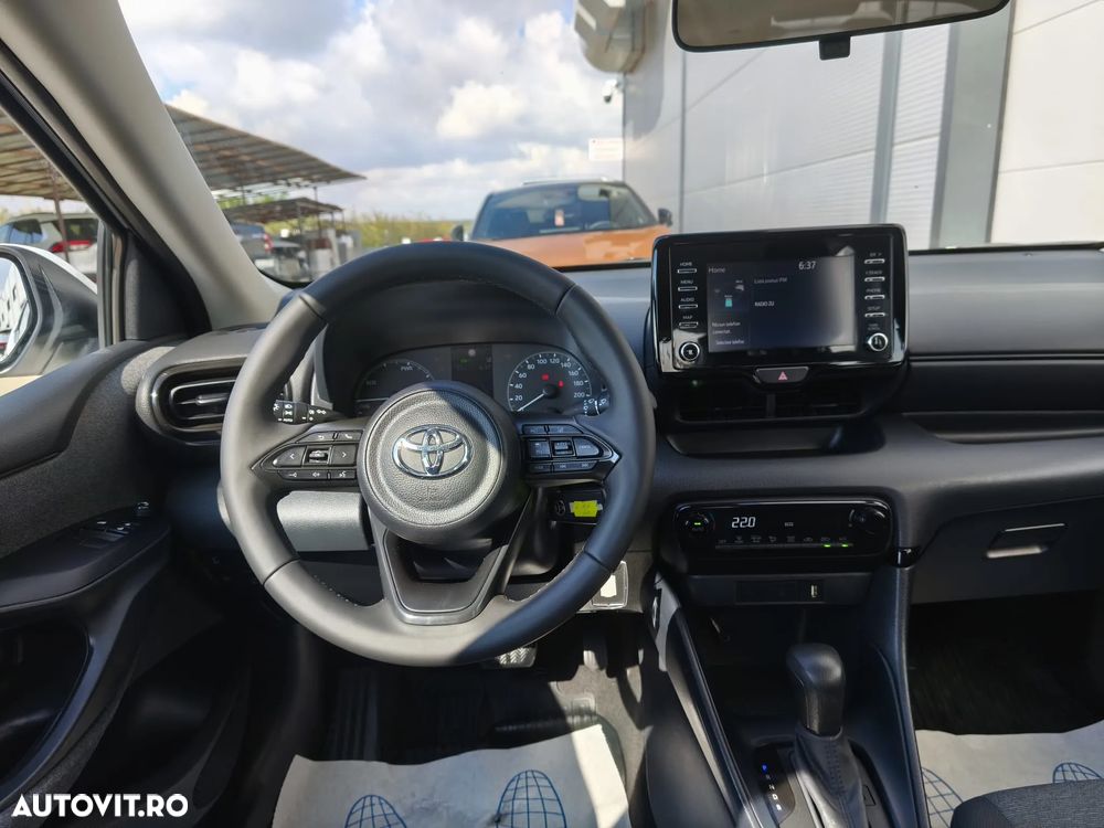 Toyota Yaris 1.5 VVT-i HSD Active - 8