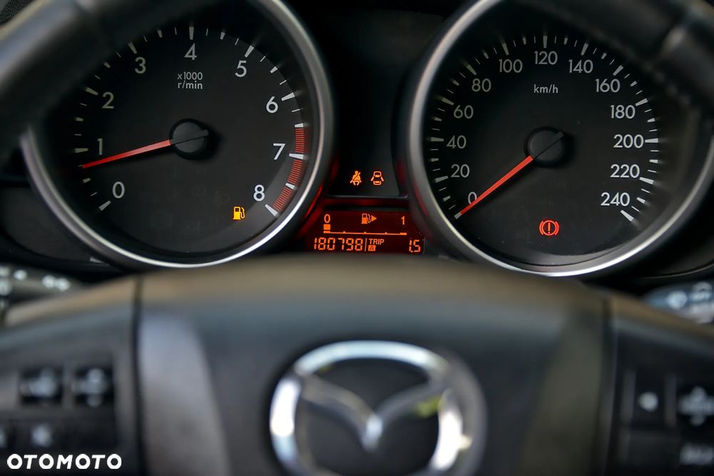 Mazda 3 1.6 Exclusive + - 35