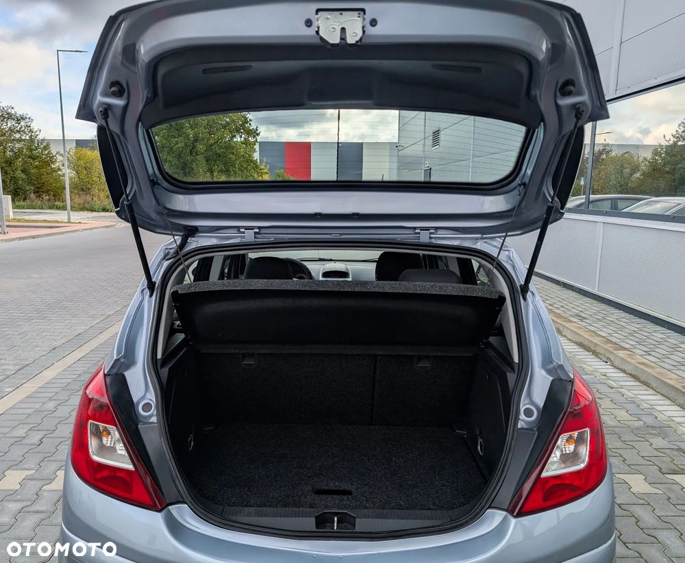 Opel Corsa 1.4 16V Cosmo - 14