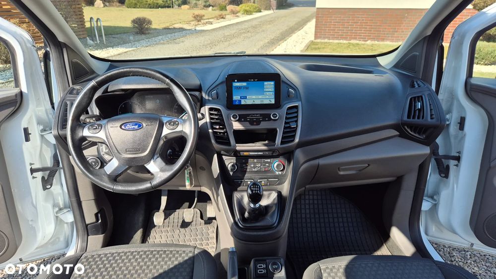 Ford Tourneo Connect Grand - 23