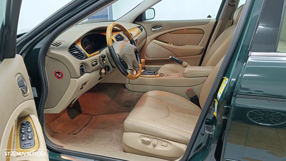 Jaguar S-Type 3.0 V6 Executive Auto. - 6