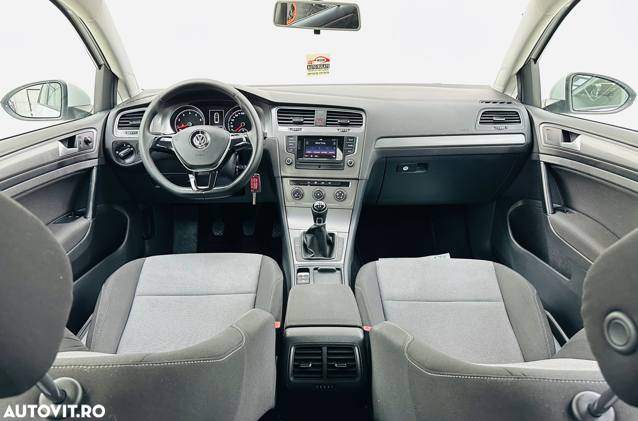 Volkswagen Golf - 6