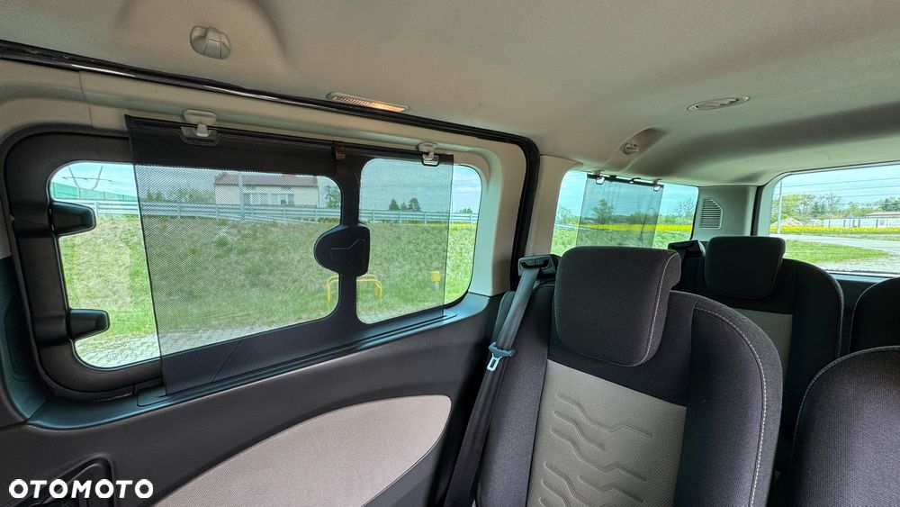 Ford Tourneo Custom - 15